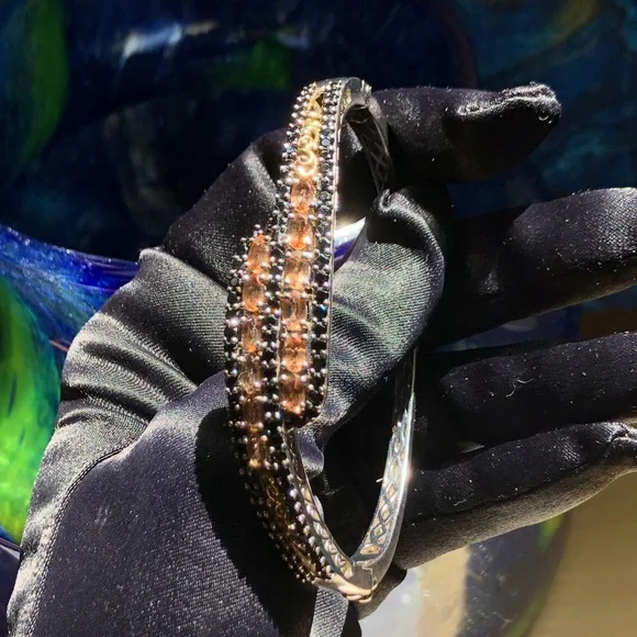 Sterling Andalusite and Black Spinel Clip On Bangle - Picture 5 of 12